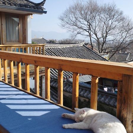 ホテル ジエン シェ 麗江市 エクステリア 写真